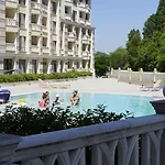 Apartment South On The *